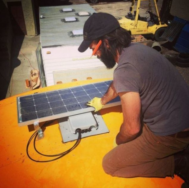 Foto - Yolcu otobüsünü eve dönüştürdü