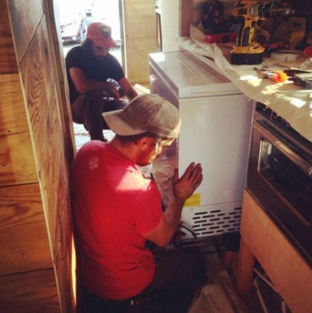 Foto - Yolcu otobüsünü eve dönüştürdü