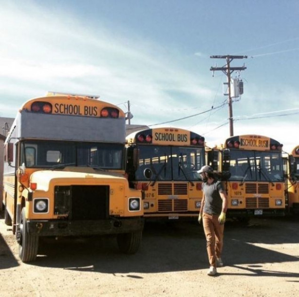 Foto - Yolcu otobüsünü eve dönüştürdü