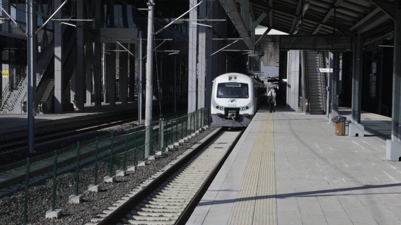 Foto - Yolcu sayısı milyarları aştı: Raylı sistemler dünya nüfusuyla yarışıyor!