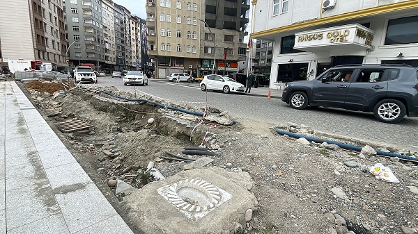 Foto - Yoldan geçenler bu taşın sırrını çözemiyor