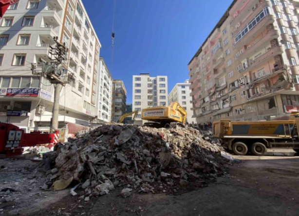 Foto - Yoldaş Apartmanı müteahhidinden korkunç itiraf