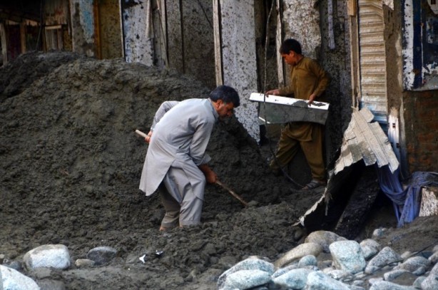 Foto - Yollar çöktü köprüler yıkıldı! Sel sonrası Pakistan