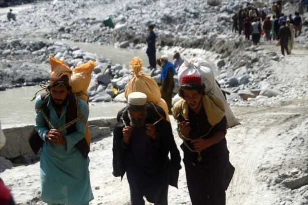 Foto - Yollar çöktü köprüler yıkıldı! Sel sonrası Pakistan
