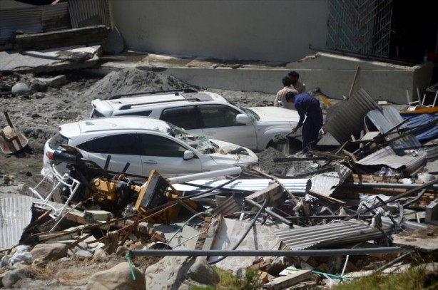 Foto - Yollar çöktü köprüler yıkıldı! Sel sonrası Pakistan