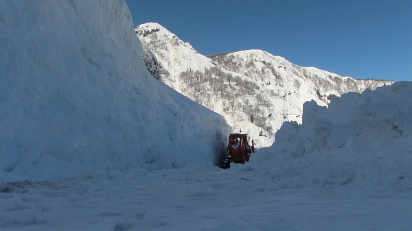 Yollar haftalar sonra açıldı! 30 gün sonra hastalara böyle ulaşıldı