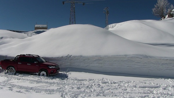 Foto - Yollar haftalar sonra açıldı! 30 gün sonra hastalara böyle ulaşıldı