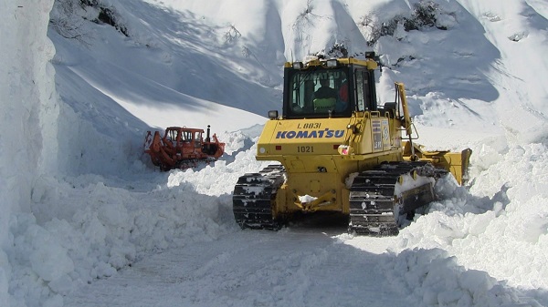 Foto - Yollar haftalar sonra açıldı! 30 gün sonra hastalara böyle ulaşıldı