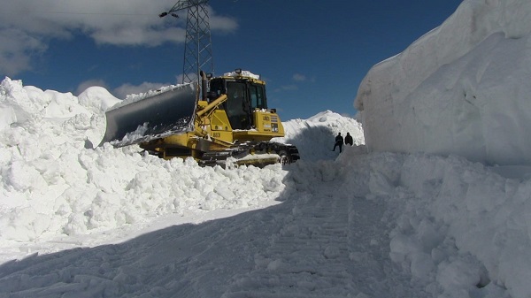 Foto - Yollar haftalar sonra açıldı! 30 gün sonra hastalara böyle ulaşıldı