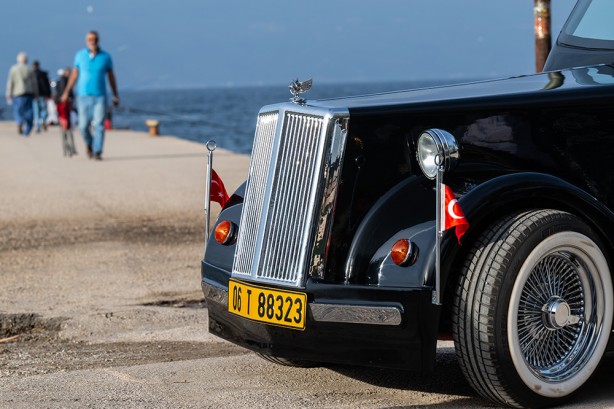 Foto - Yollara çıktı! Togg’dan sonra yerli elektrikli klasik otomobil TYRA karşınızda! 