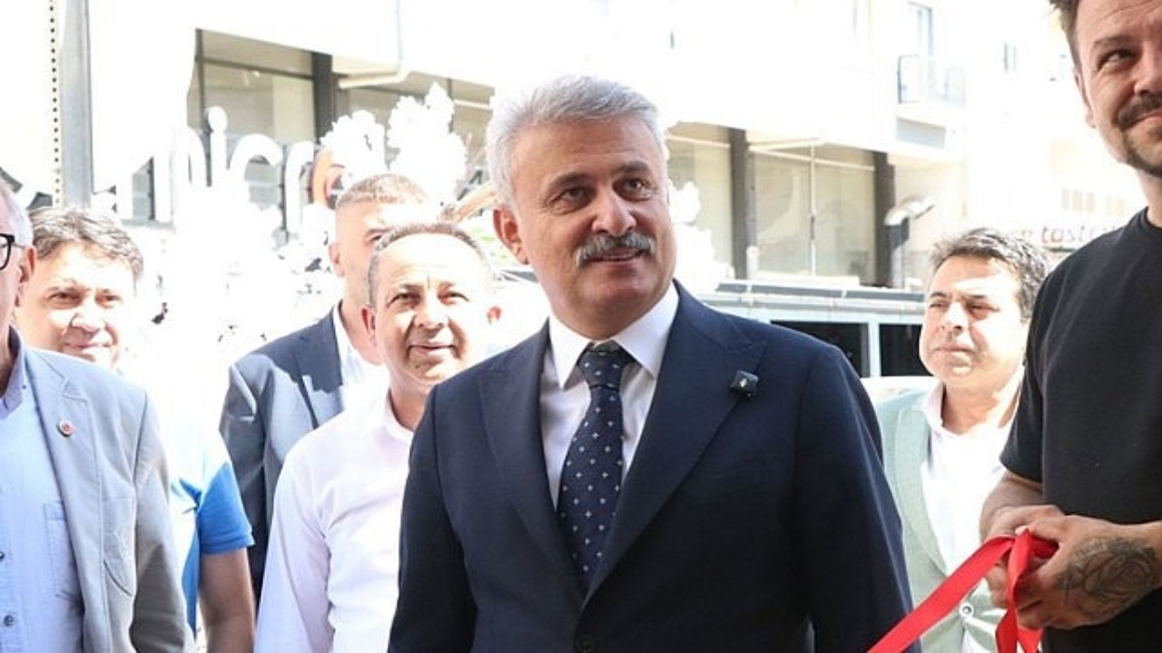 Foto - Yolsuzluktan gözaltına alınmıştı! AK Partili belediye başkanı tutuklandı