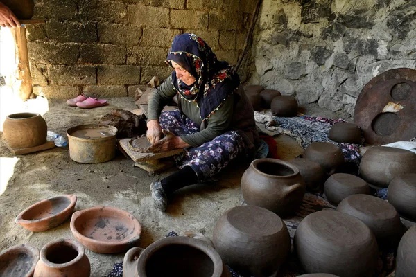Foto - Yolu olmayan yerden alıp yapıyorlar! Tanesini 80 TL'ye satıyorlar