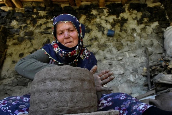 Foto - Yolu olmayan yerden alıp yapıyorlar! Tanesini 80 TL'ye satıyorlar