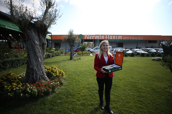 Foto - Yöneticiliği bırakıp bu işe başladı... Şimdi dünyaya satıyor