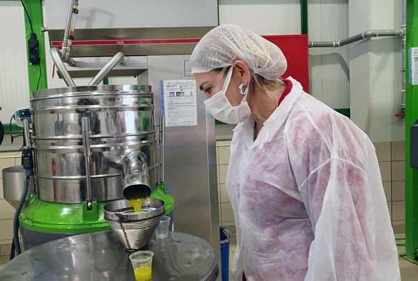 Foto - Yöneticiliği bırakıp bu işe başladı... Şimdi dünyaya satıyor