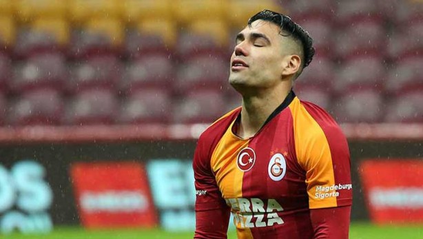 Yönetim talep etti! Falcao’dan çıt çıkmıyor