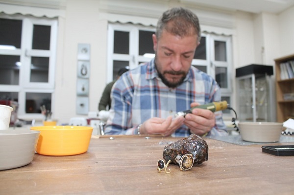 Foto - Yöre halkının ekonomisine katkı sağlıyor! Yıllarca çıra diye yakıldı bakın gerçekte neymiş