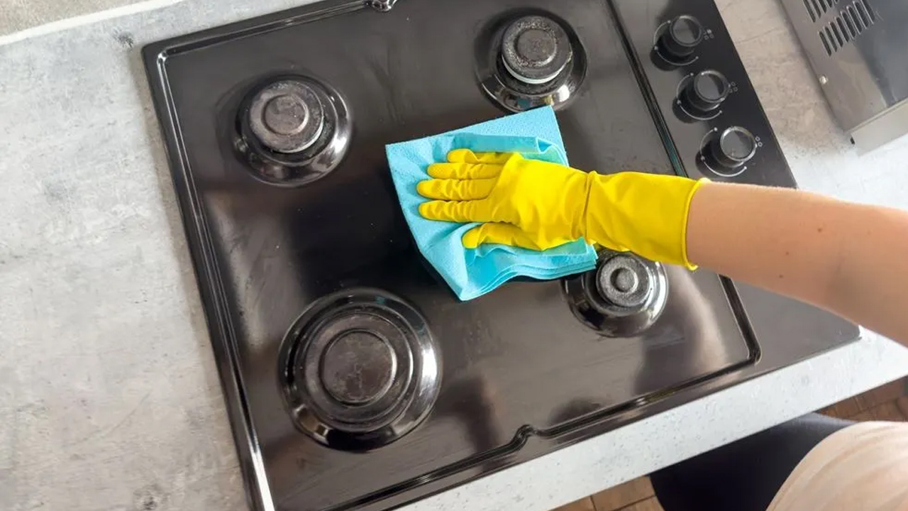 Foto - Yorulmadan temizleyeceksiniz! Mutfak ocaklarını ayna gibi yapmanın püf noktası