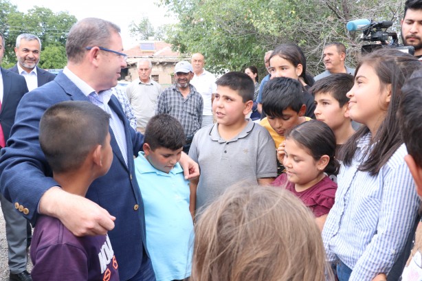 Foto - Yozgat Valisi Ziya Polat çocukların davetini geri çevirmedi