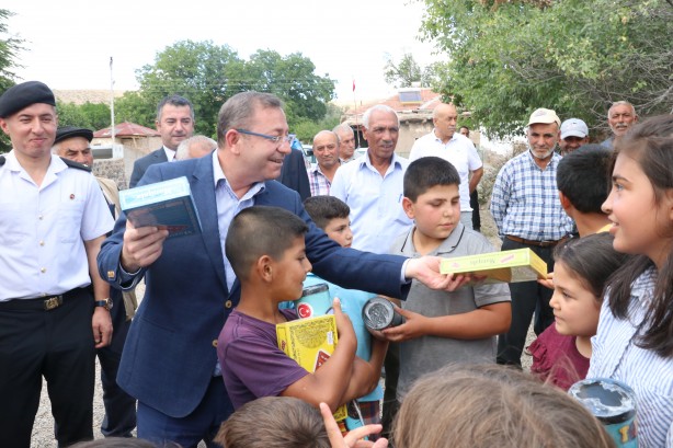 Foto - Yozgat Valisi Ziya Polat çocukların davetini geri çevirmedi