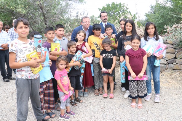 Foto - Yozgat Valisi Ziya Polat çocukların davetini geri çevirmedi