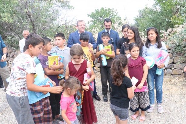 Foto - Yozgat Valisi Ziya Polat çocukların davetini geri çevirmedi