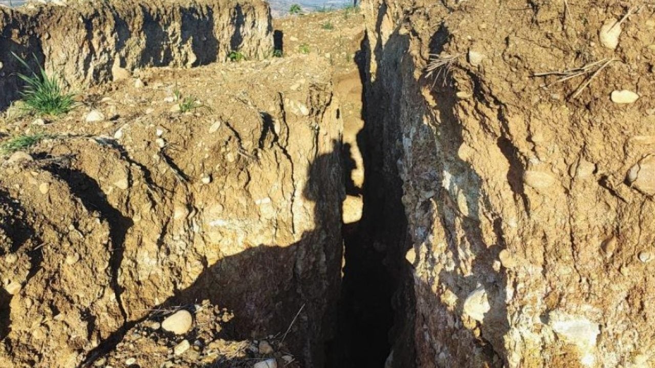 Foto - Yozgat’ta ürküten manzara! Tarlalarda derin yarıklar oluştu
