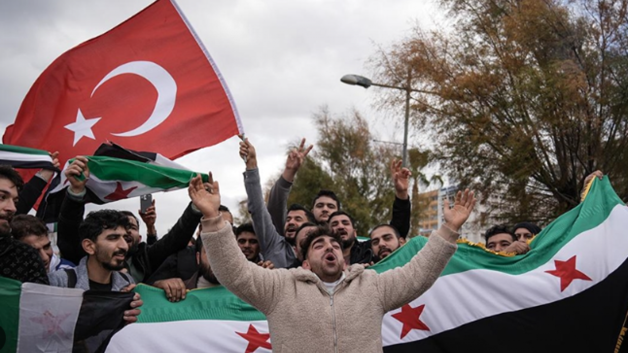 Foto - YPG’nin suyu ısındı! Şam ‘katılım’ diyor Abdi ‘ortaklık’ istiyor