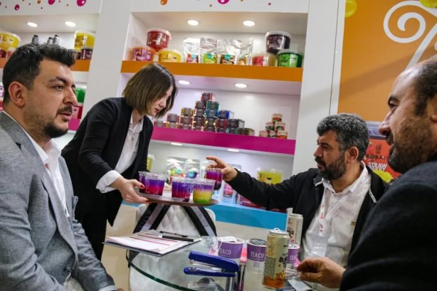 Foto - Yüksek lisans için gitti! O ülkede keşfetti: Türkiye'de günlük 15 tonluk üretim yaparak 21 ülkeye pazarlıyor! Ciddi rakip oldu