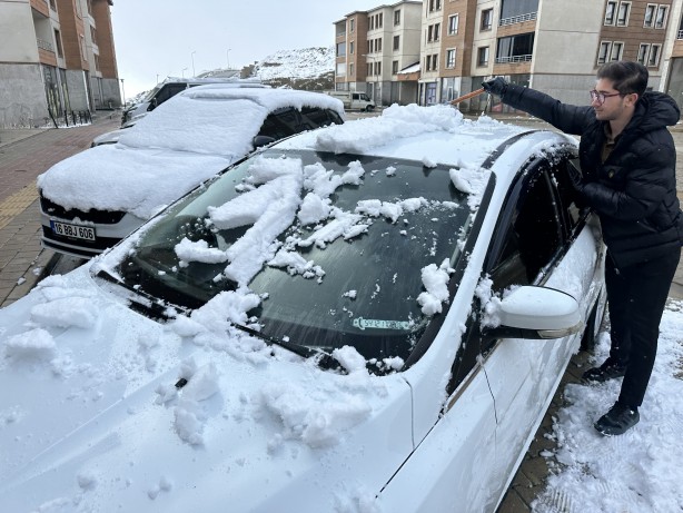 Foto - Yüksekova beyaza büründü