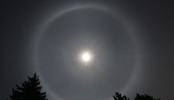 Foto - Yüksekova'da gökyüzünde beliren hale büyüledi!
