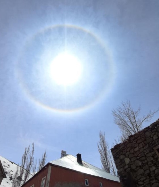 Foto - Yüksekova'da gökyüzünde beliren hale büyüledi!