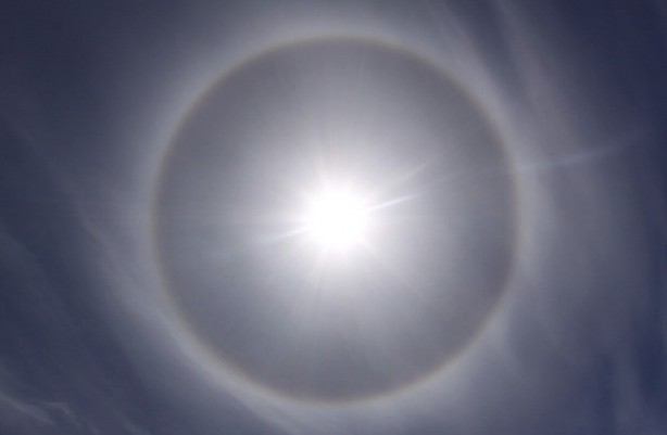 Foto - Yüksekova'da gökyüzünde beliren hale büyüledi!