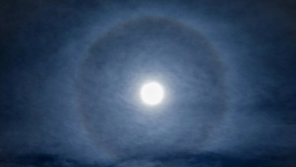 Foto - Yüksekova'da gökyüzünde beliren hale büyüledi!