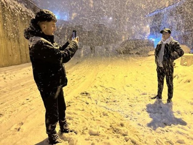 Foto - Yüksekova’da kar kalınlığı 20 santimetreyi buldu