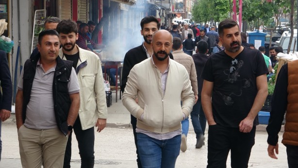 Foto - Yüksekovalılar seçim sonuçlarına odaklandı