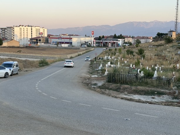 Foto - Yüksekovalıların mezarlık feryadı! 'Bir duvar örün'