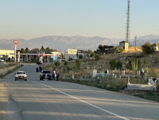 Foto - Yüksekovalıların mezarlık feryadı! 'Bir duvar örün'