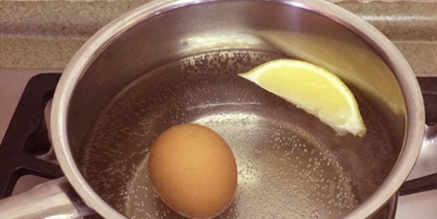 Yumurtalarınızı kaynattığınız suya limon eklerseniz