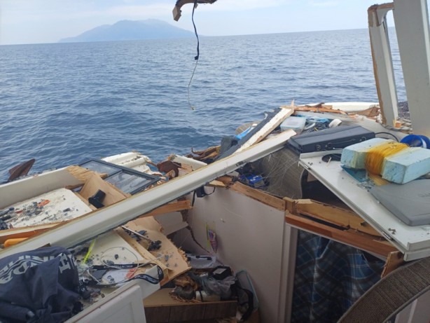 Foto - Yunan askerlerinden Mavi Vatan'da alçak saldırı! Zürafa Adası açıklarında vurdular
