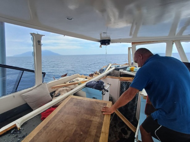Foto - Yunan askerlerinden Mavi Vatan'da alçak saldırı! Zürafa Adası açıklarında vurdular