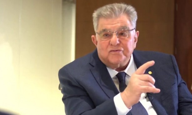 Yunan isimden Atina'yı sallayan sözler: Erdoğan hepsini aldı gitti, biz aptallar mutluyuz