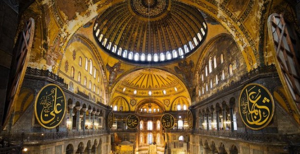 Foto - Yunan rahipten Atina'da depreme neden olan Türkiye sözleri: Ayasofya artık kirletilemeyecek