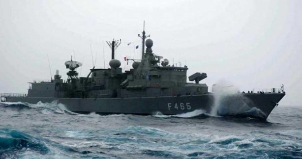 Yunan savaş gemisinden İstanbul'da skandal! Sonunda bunu da yaptılar