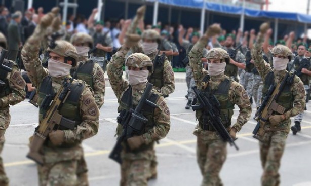 Foto - Yunan ve Rum askerleri birbirlerini yiyor! Akıl almaz işkence görüntüleri