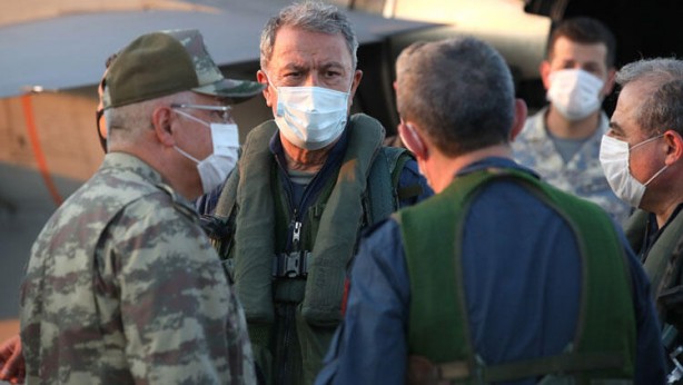 Foto - Yunan'a en net mesaj! Akar F-16 kokpitine geçti