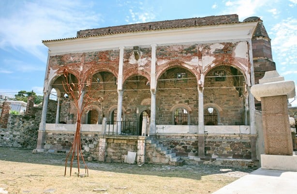 Foto - Yunanistan, camilerin restorasyonuyla ilgili anlaşmalara uymuyor: Türkiye 80 tane kiliseyi restore etti... Yunan ‘Ayasofya kini’ güttü