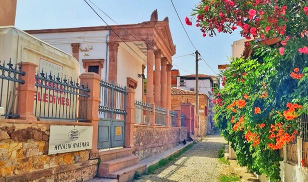 Foto - Yunanistan, camilerin restorasyonuyla ilgili anlaşmalara uymuyor: Türkiye 80 tane kiliseyi restore etti... Yunan ‘Ayasofya kini’ güttü