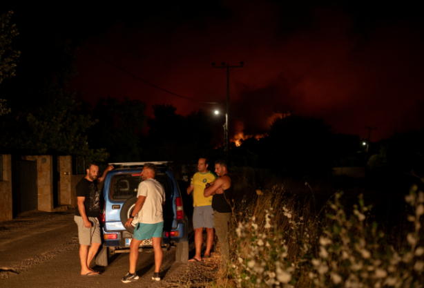 Foto - Yunanistan cehennemi yaşıyor! 9 köy ve İki hastane tahliye edildi… Yangın Atina’ya yaklaştı