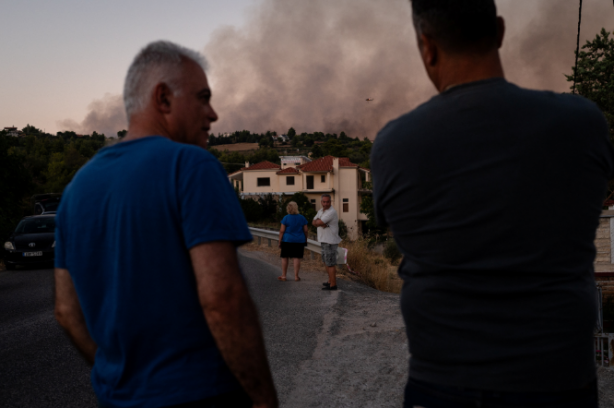 Foto - Yunanistan cehennemi yaşıyor! 9 köy ve İki hastane tahliye edildi… Yangın Atina’ya yaklaştı
